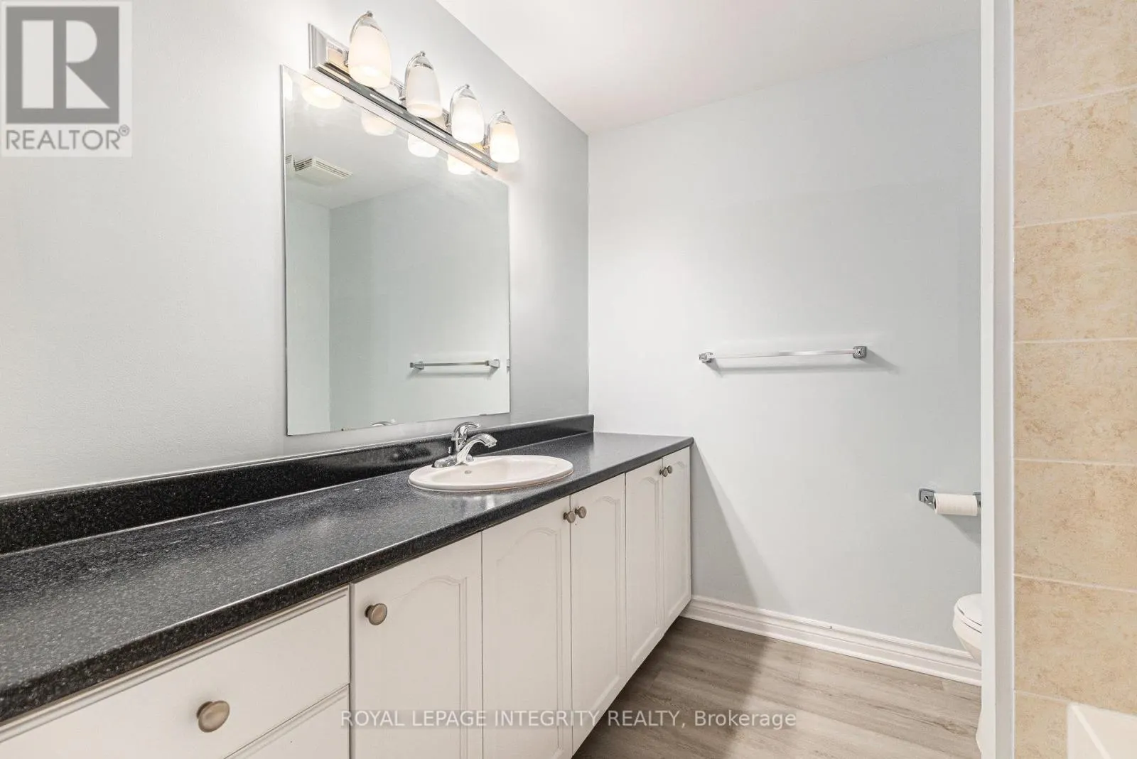 8 - 188 PASEO PRIVATE