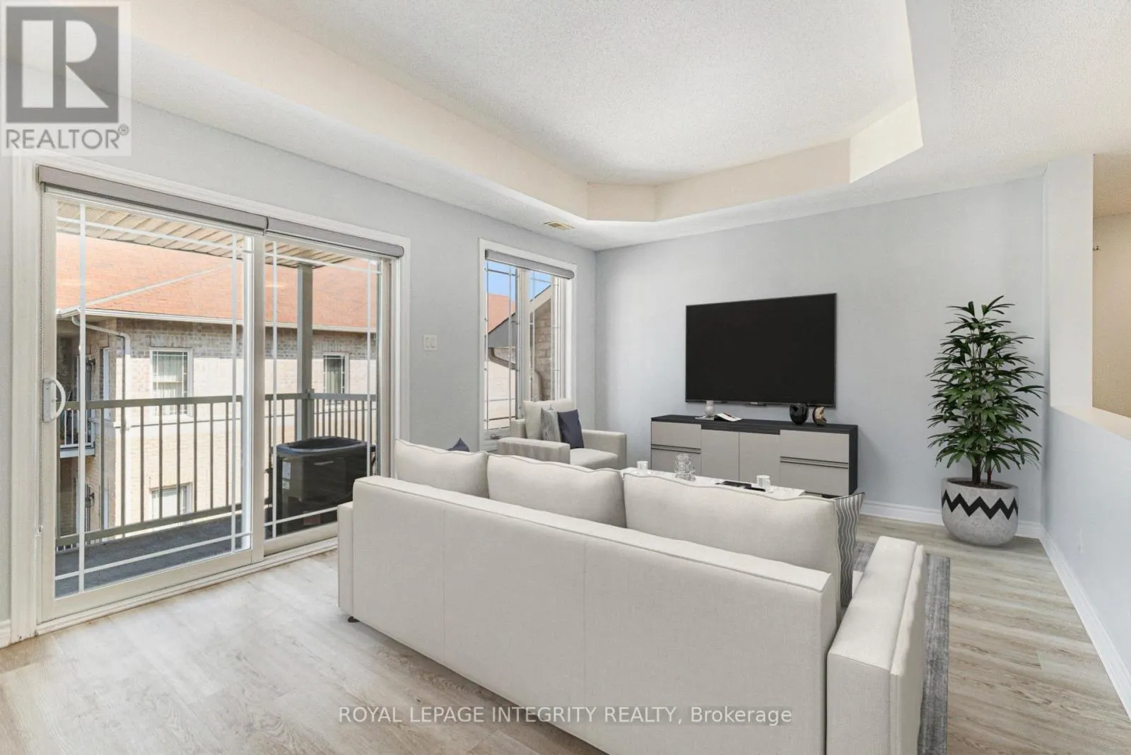 8 - 188 PASEO PRIVATE