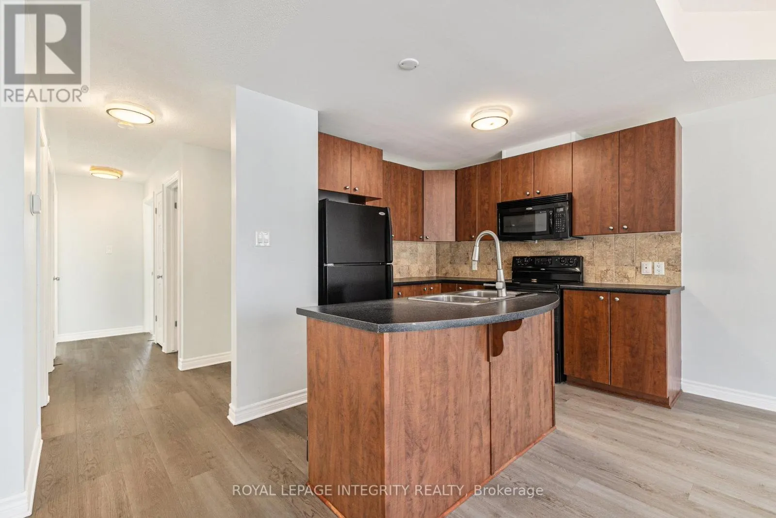 8 - 188 PASEO PRIVATE