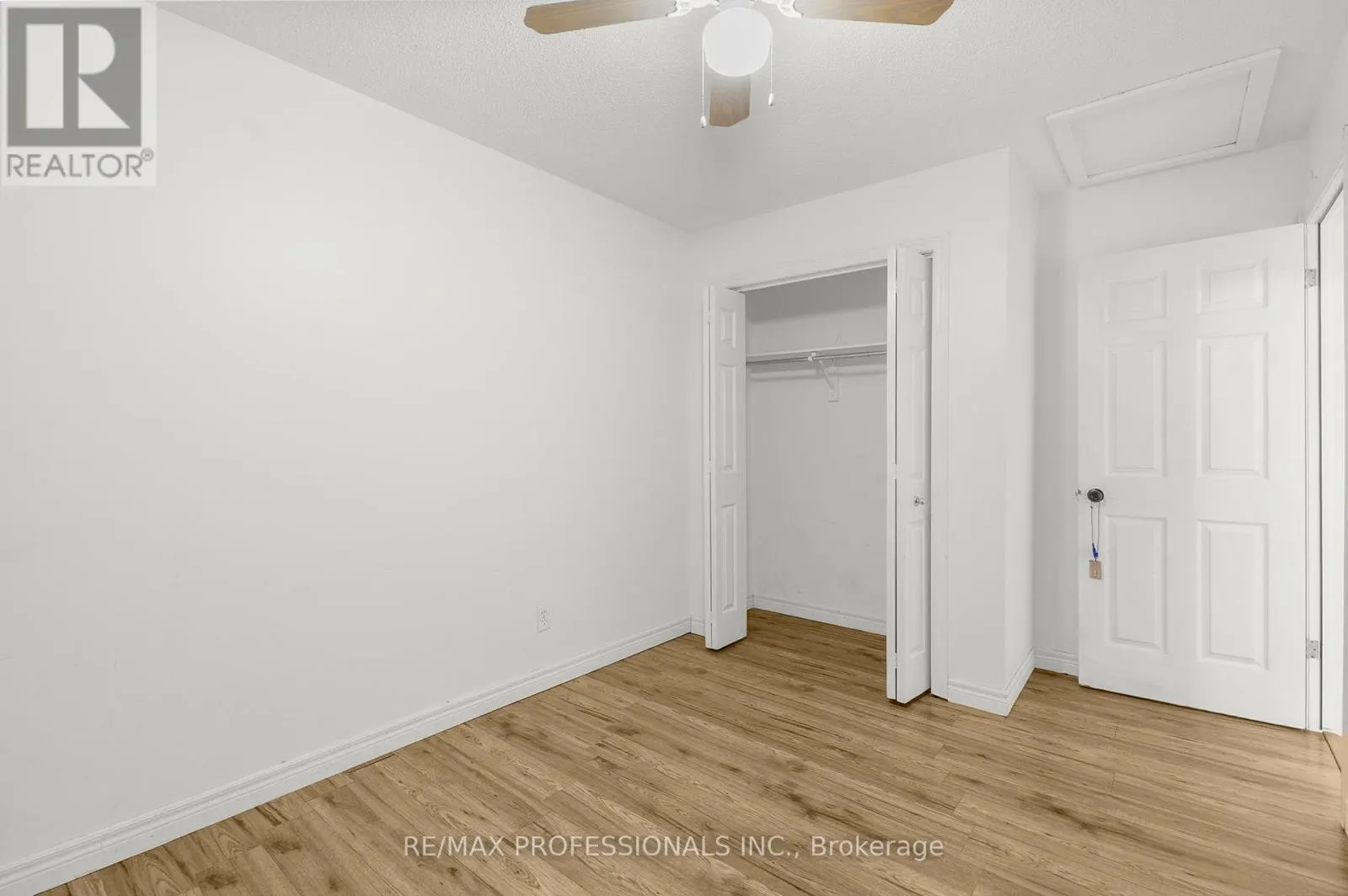 17 - 384 LIMERIDGE ROAD E