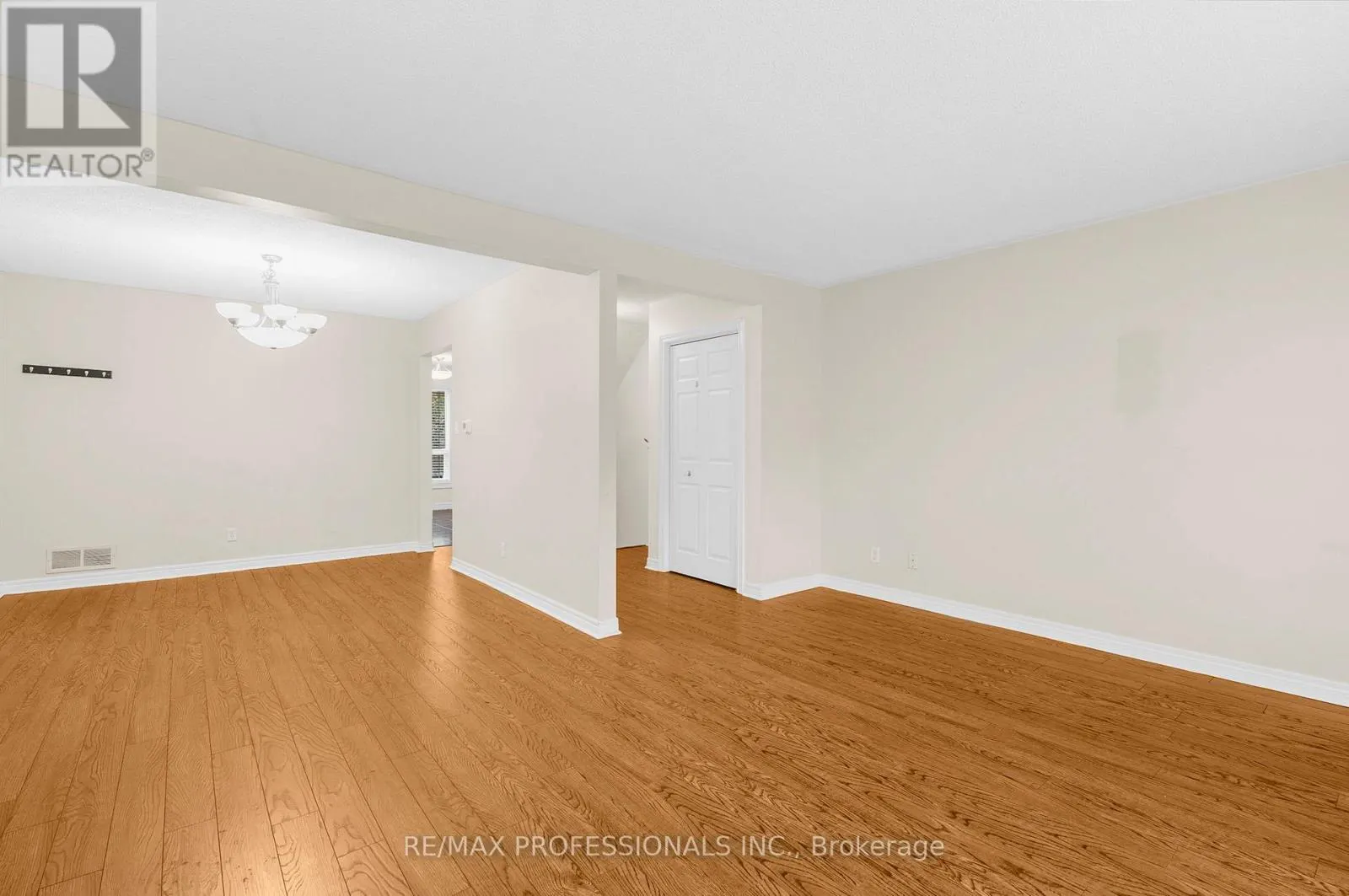 17 - 384 LIMERIDGE ROAD E