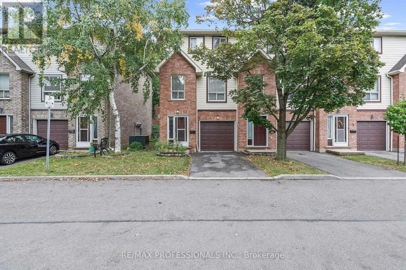 17 - 384 LIMERIDGE ROAD E