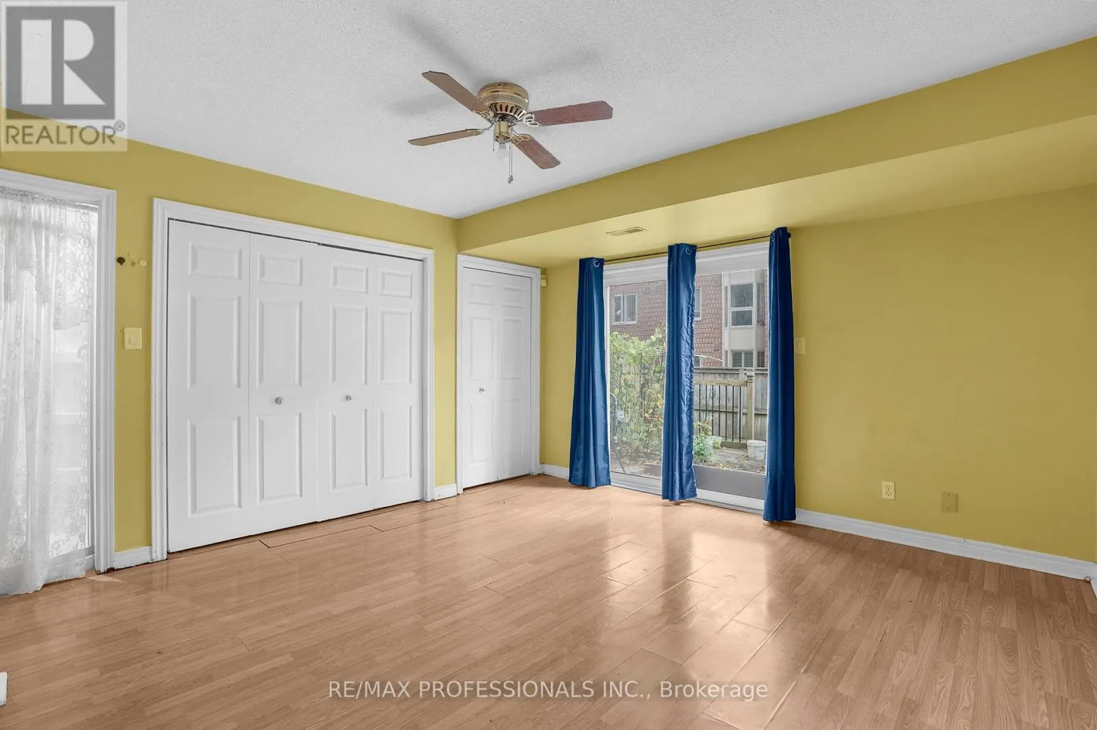 17 - 384 LIMERIDGE ROAD E