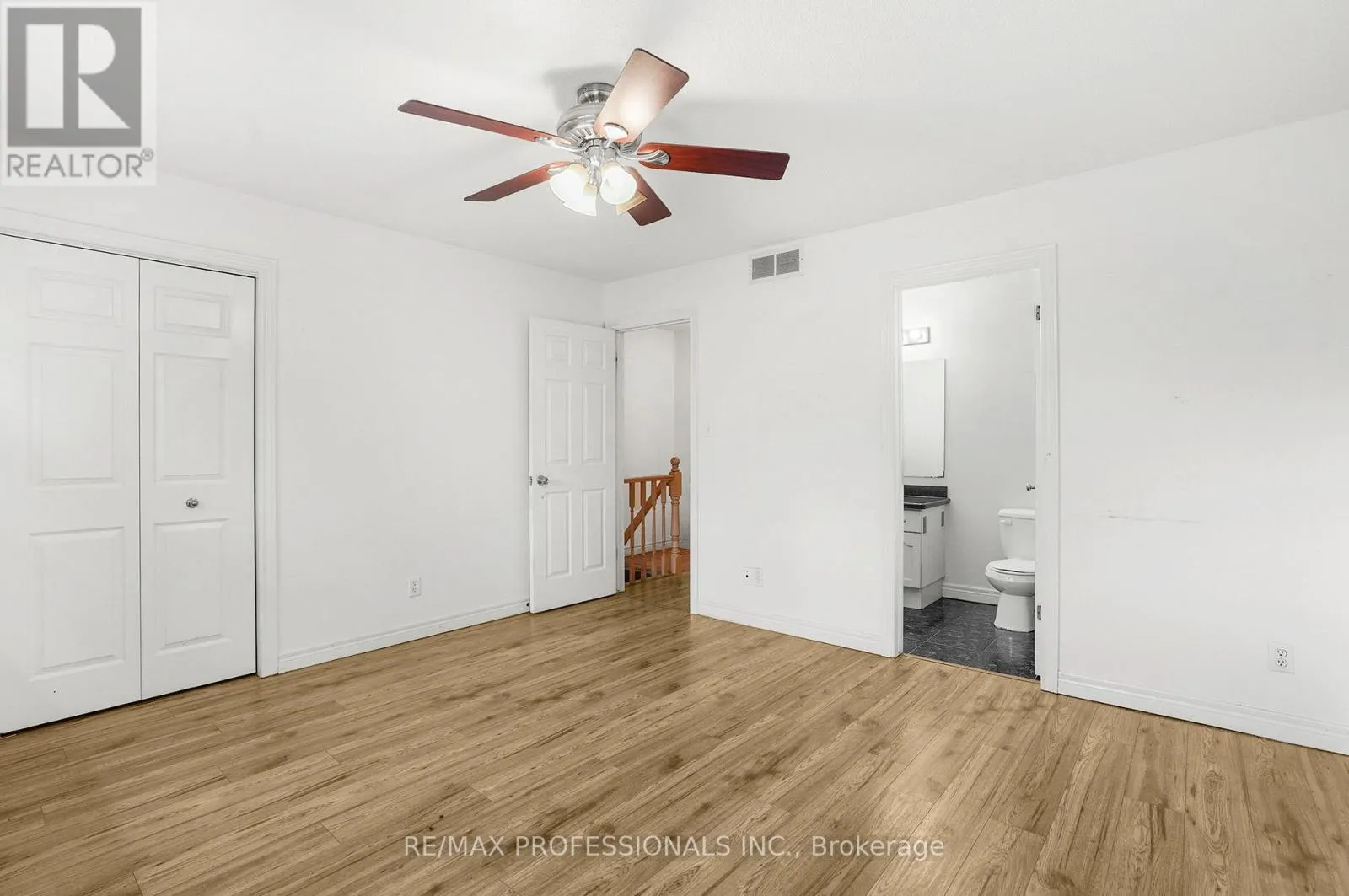 17 - 384 LIMERIDGE ROAD E