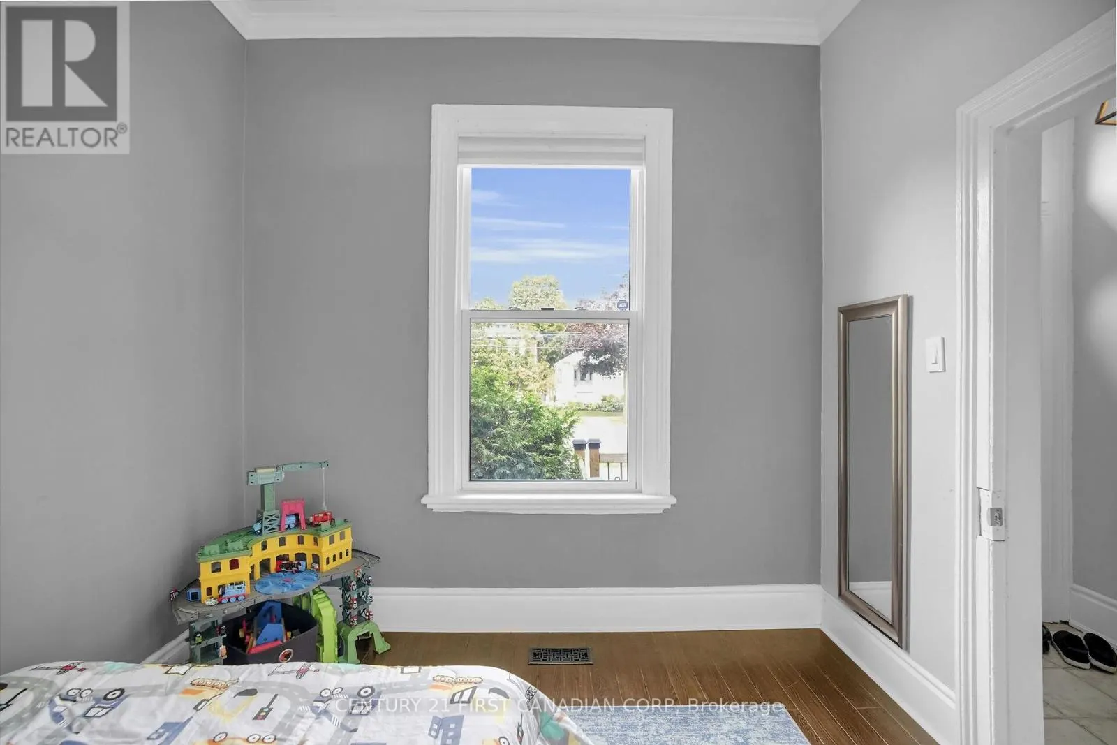 393 CENTRAL AVENUE