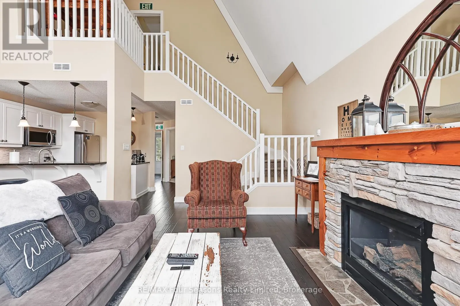 225 - 170 SNOWBRIDGE WAY N, #225