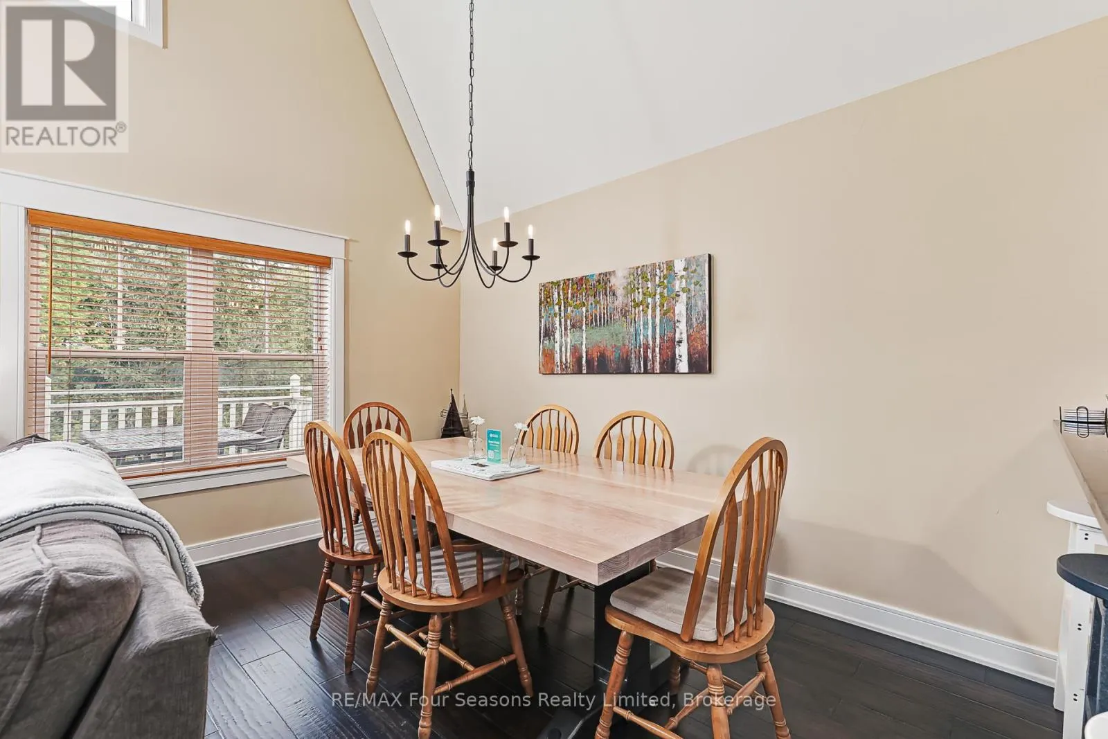 225 - 170 SNOWBRIDGE WAY N, #225