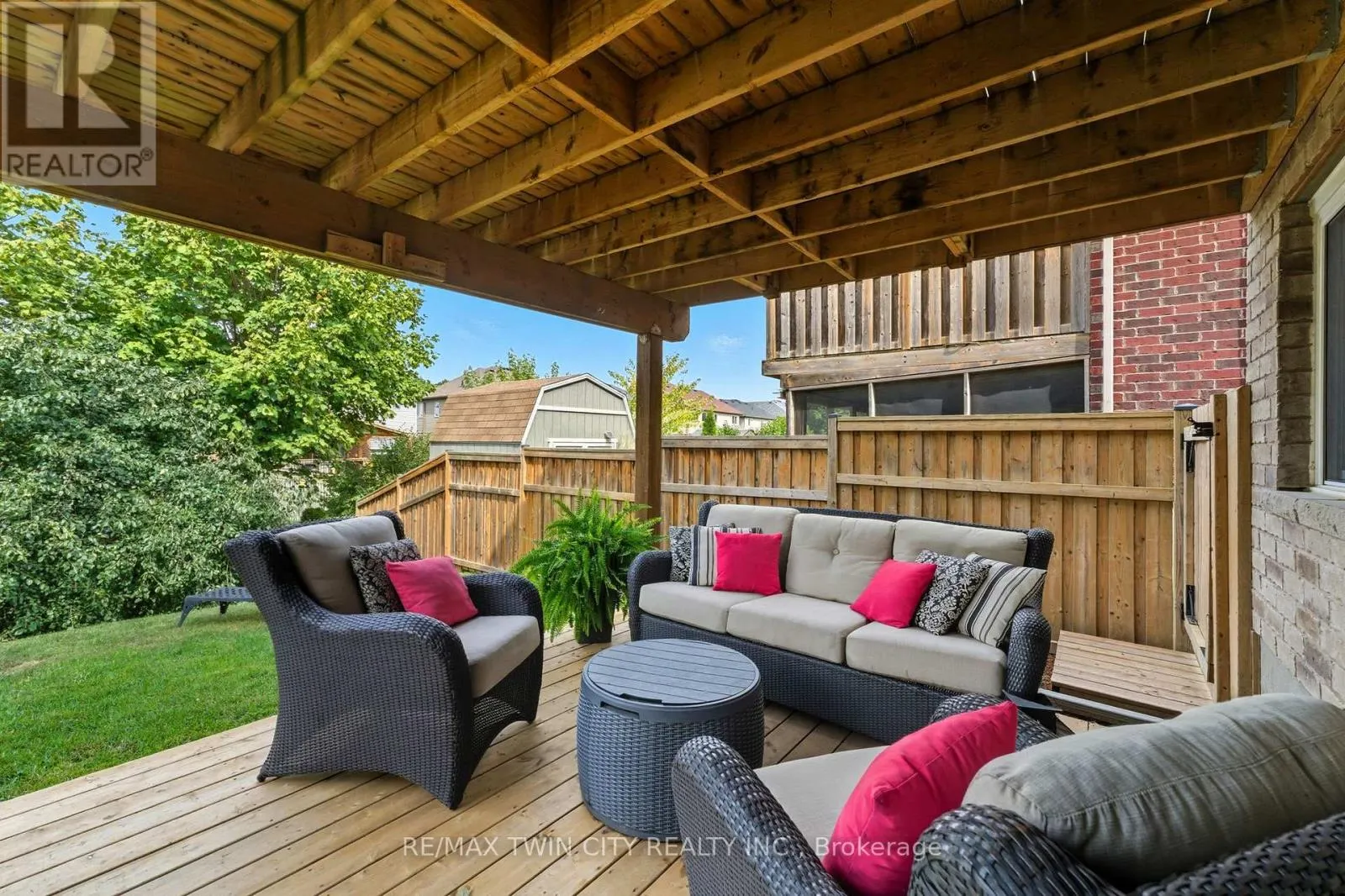 266 VINCENT DRIVE