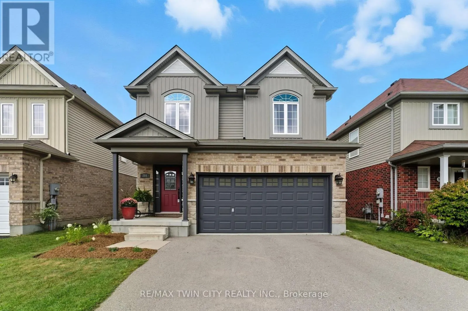 266 VINCENT DRIVE