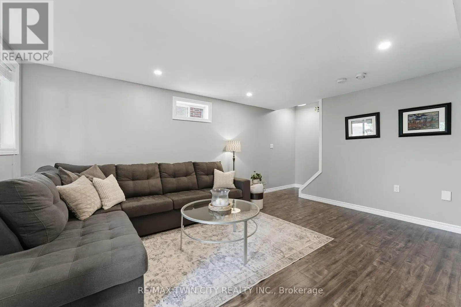 266 VINCENT DRIVE