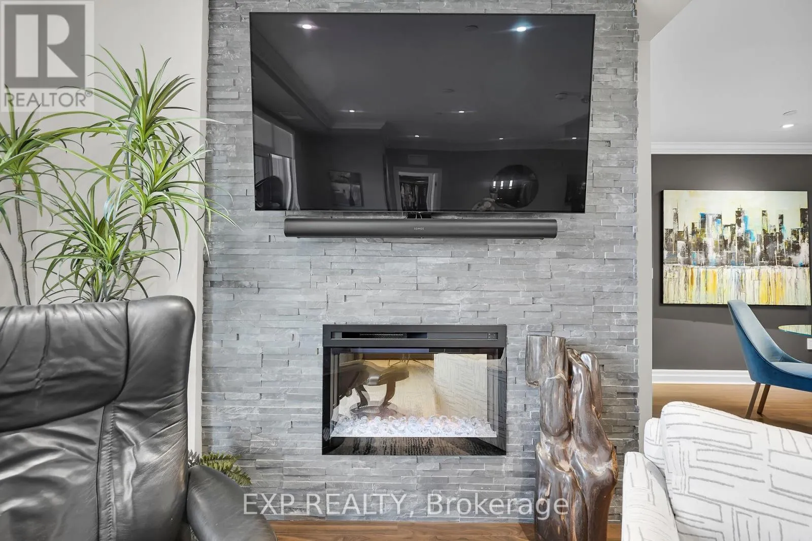 709 - 260 VILLAGEWALK BOULEVARD, #709