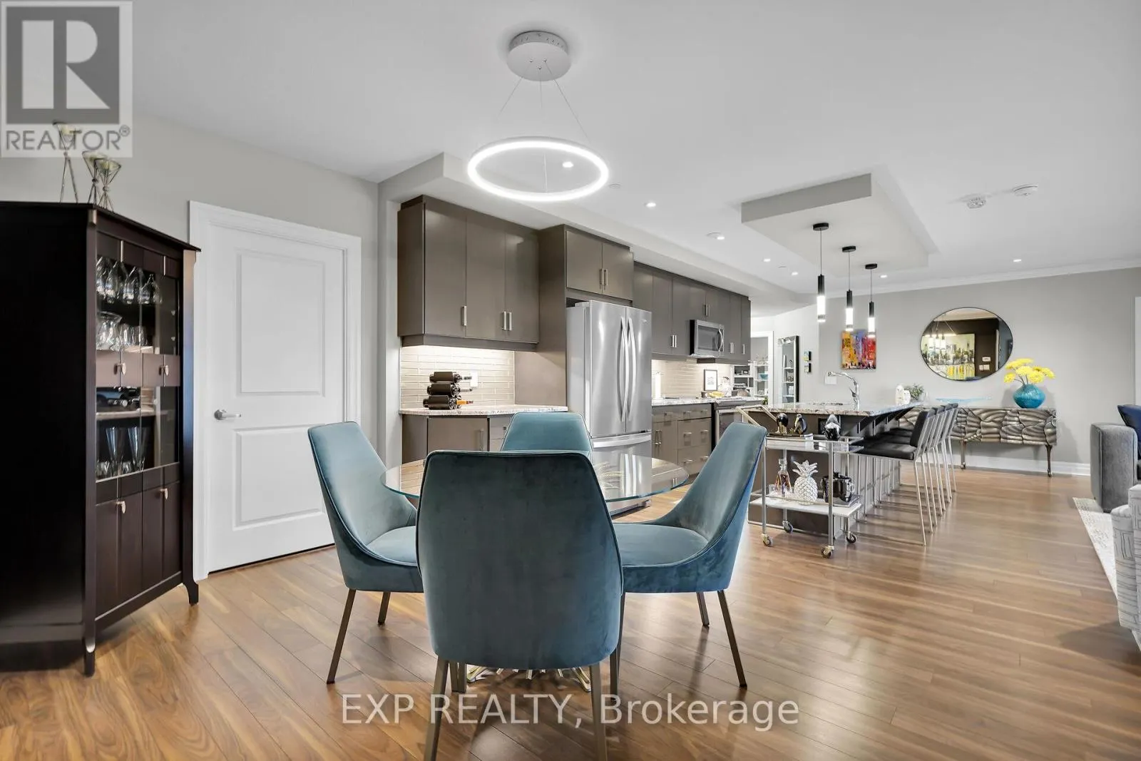 709 - 260 VILLAGEWALK BOULEVARD, #709