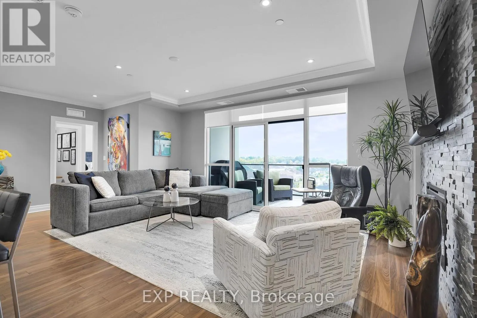 709 - 260 VILLAGEWALK BOULEVARD, #709
