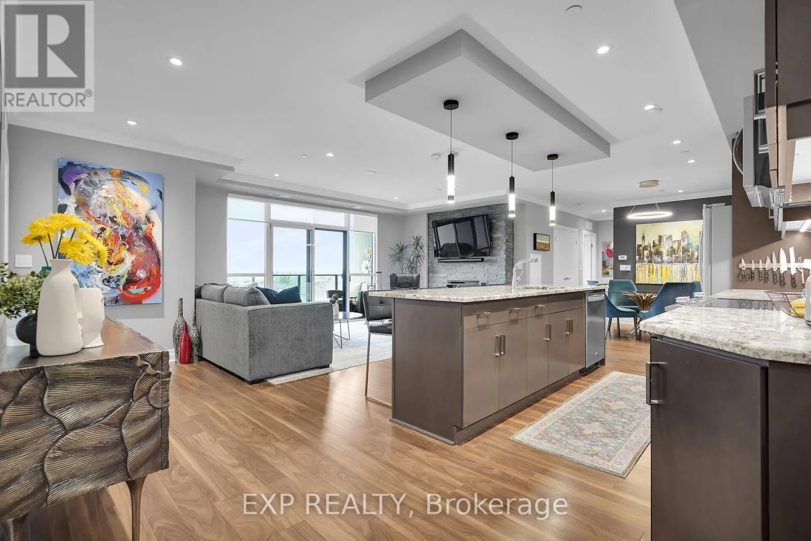 709 - 260 VILLAGEWALK BOULEVARD, #709