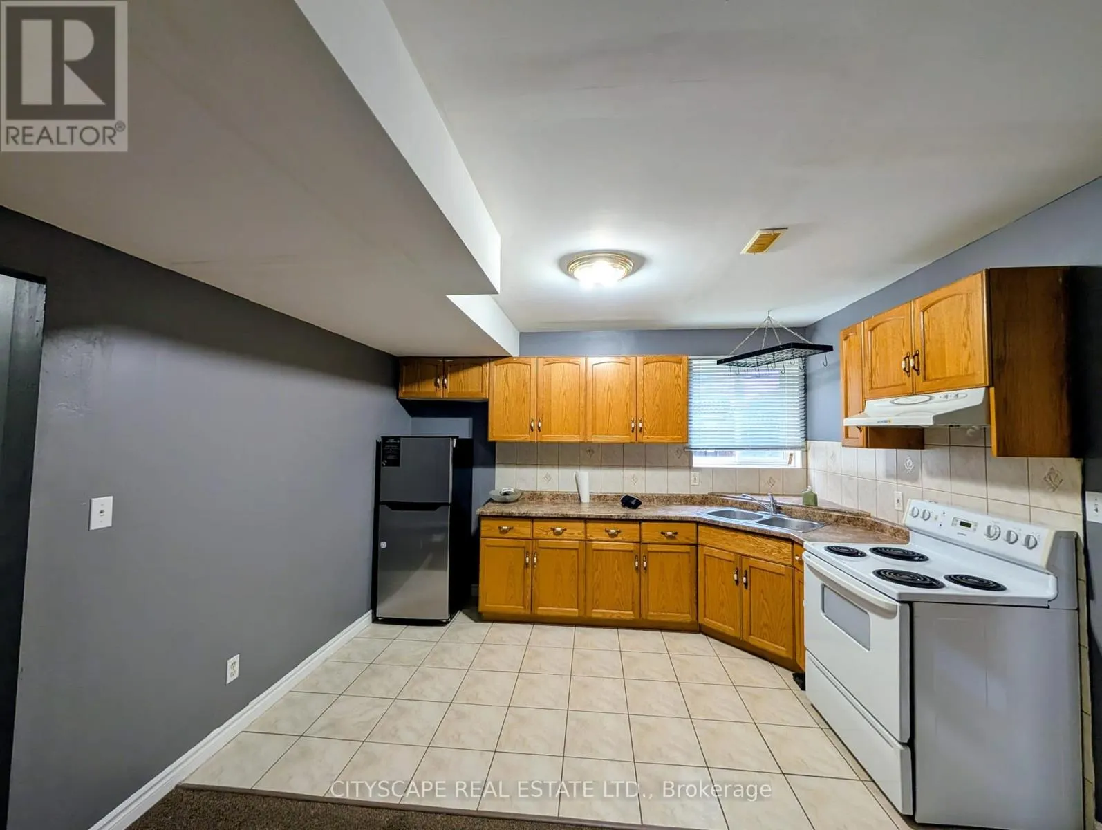 LOWER - 17 KELLY COURT