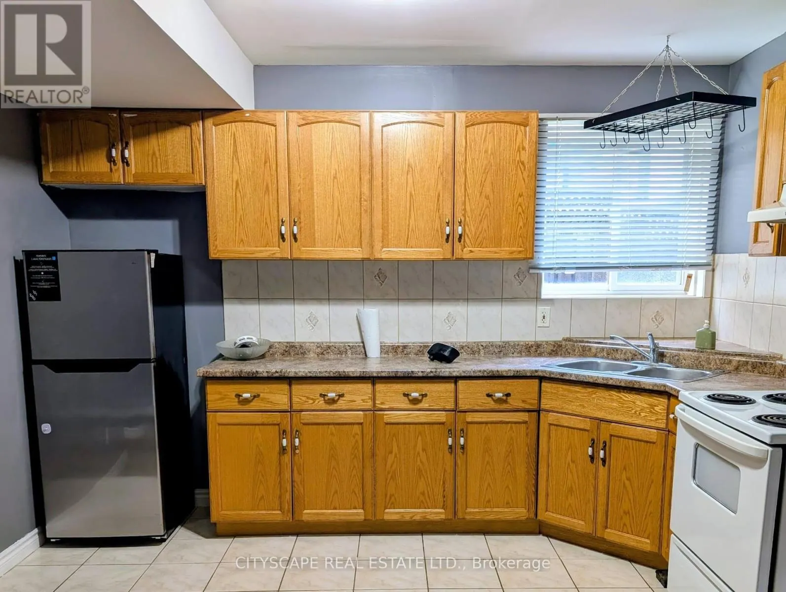 LOWER - 17 KELLY COURT