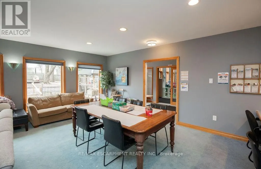 144 WILSON STREET E