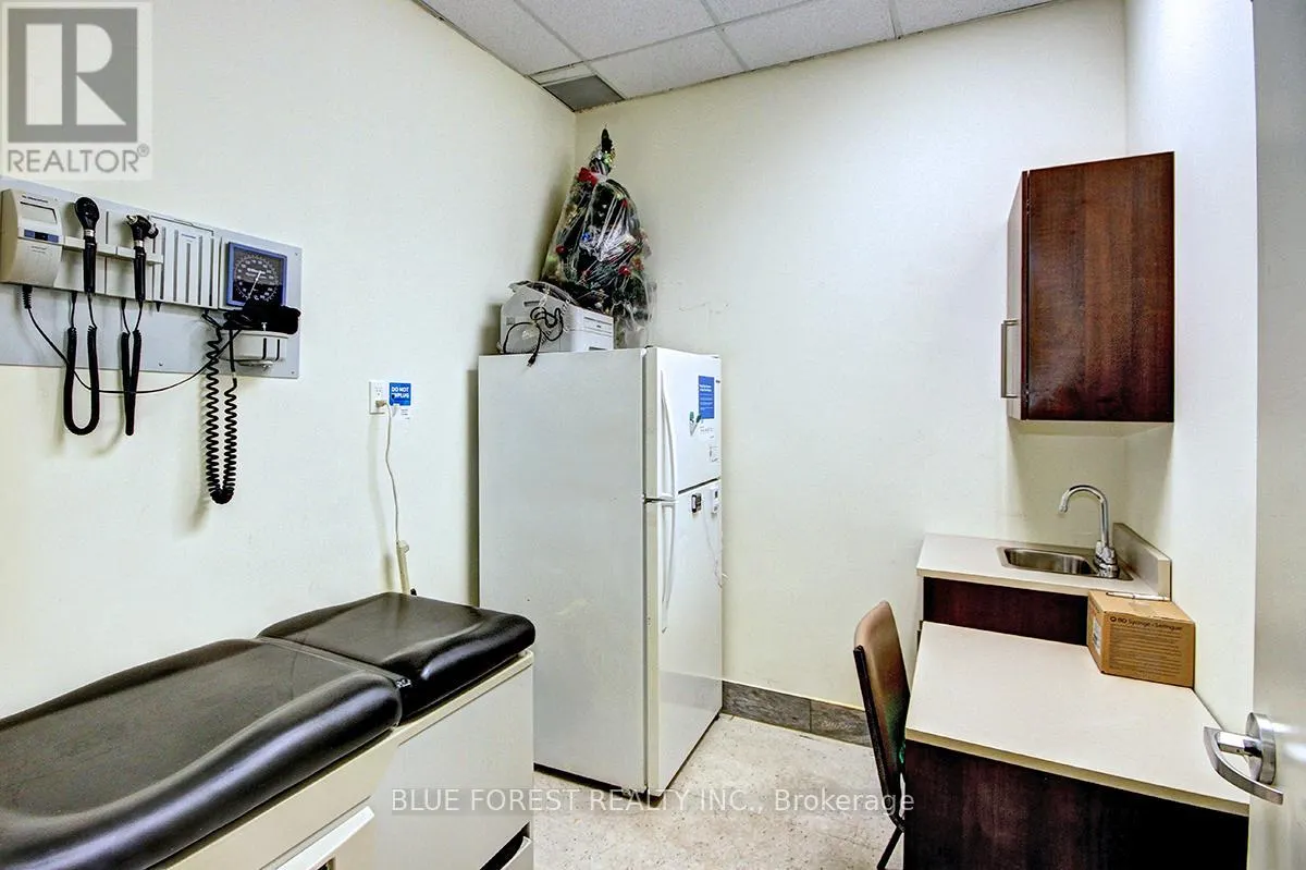 12 - 1401 ERNEST AVENUE, #12