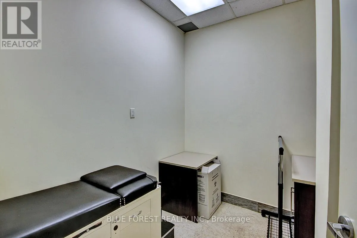 12 - 1401 ERNEST AVENUE, #12