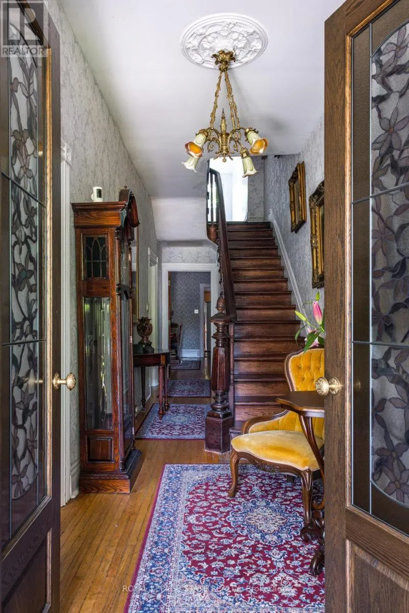 122 EAST AVENUE S