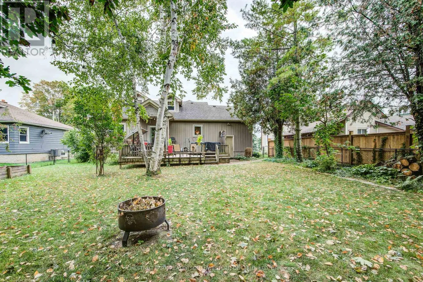 1105 QUEEN'S BUSH ROAD
