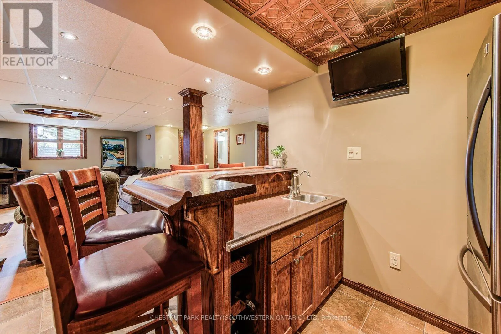 1105 QUEEN'S BUSH ROAD