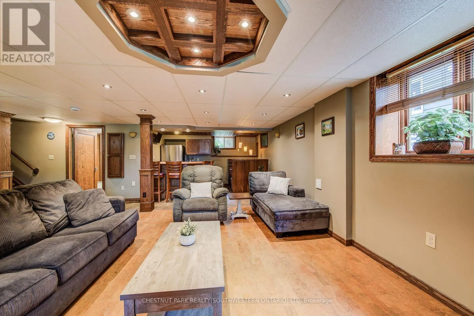 1105 QUEEN'S BUSH ROAD