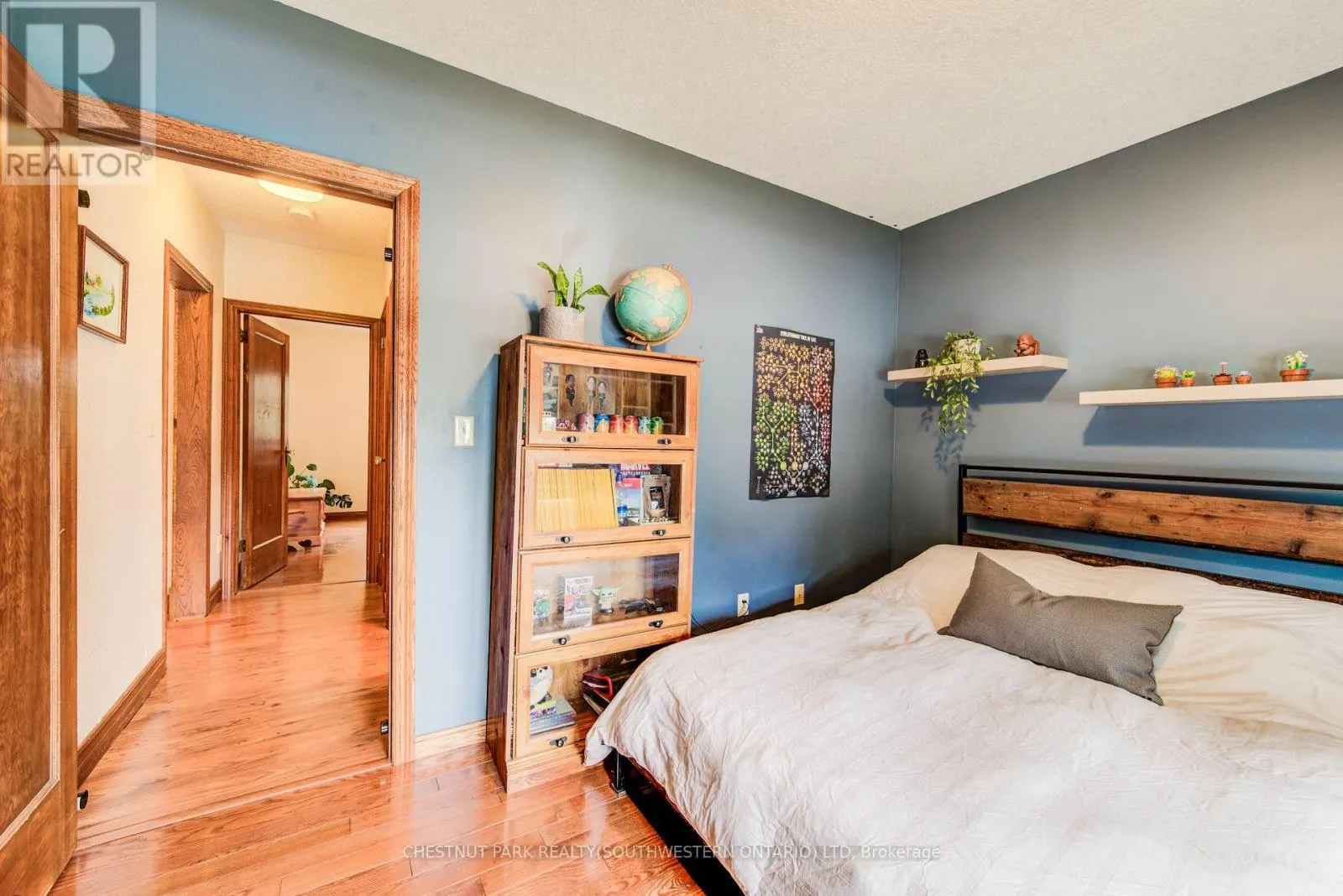 1105 QUEEN'S BUSH ROAD