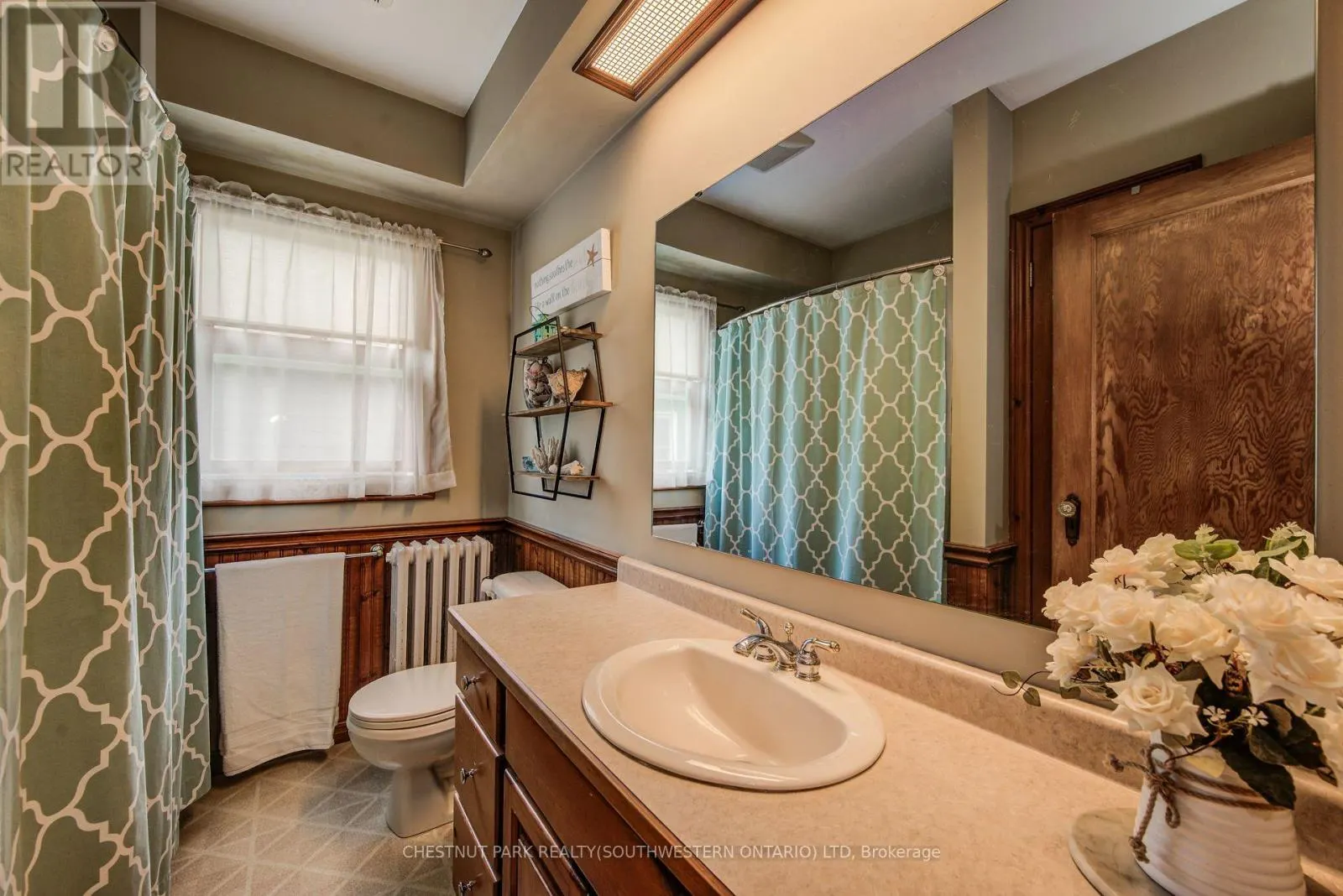 1105 QUEEN'S BUSH ROAD