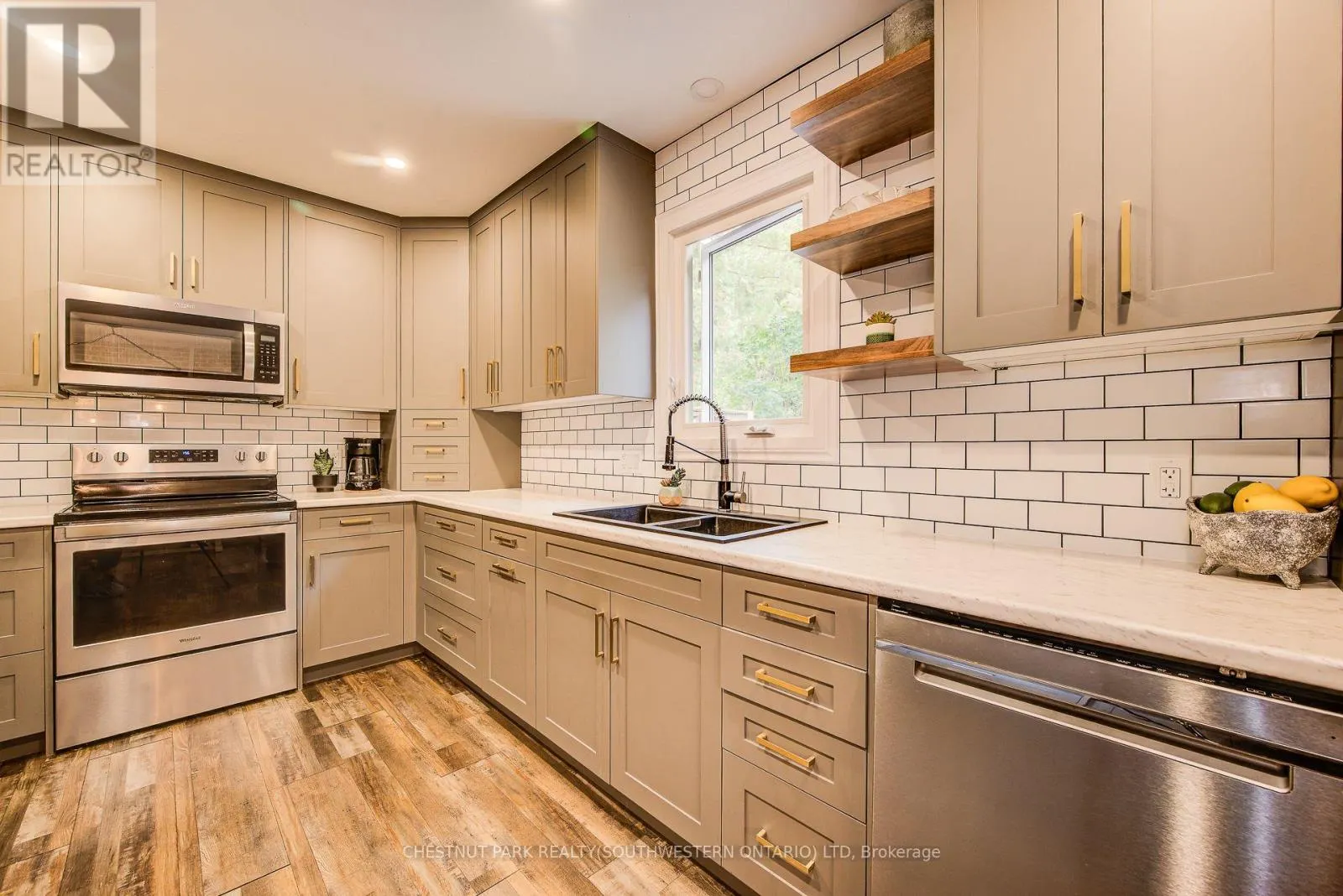 1105 QUEEN'S BUSH ROAD