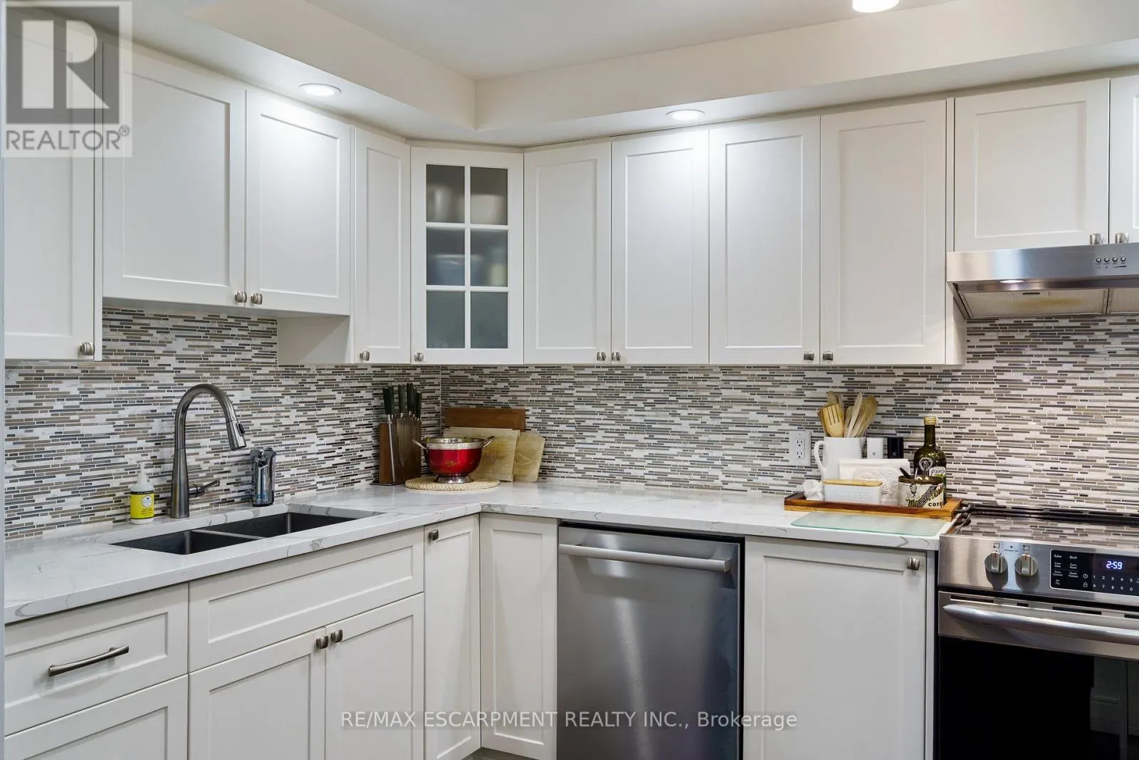 301 - 150 WILSON STREET W