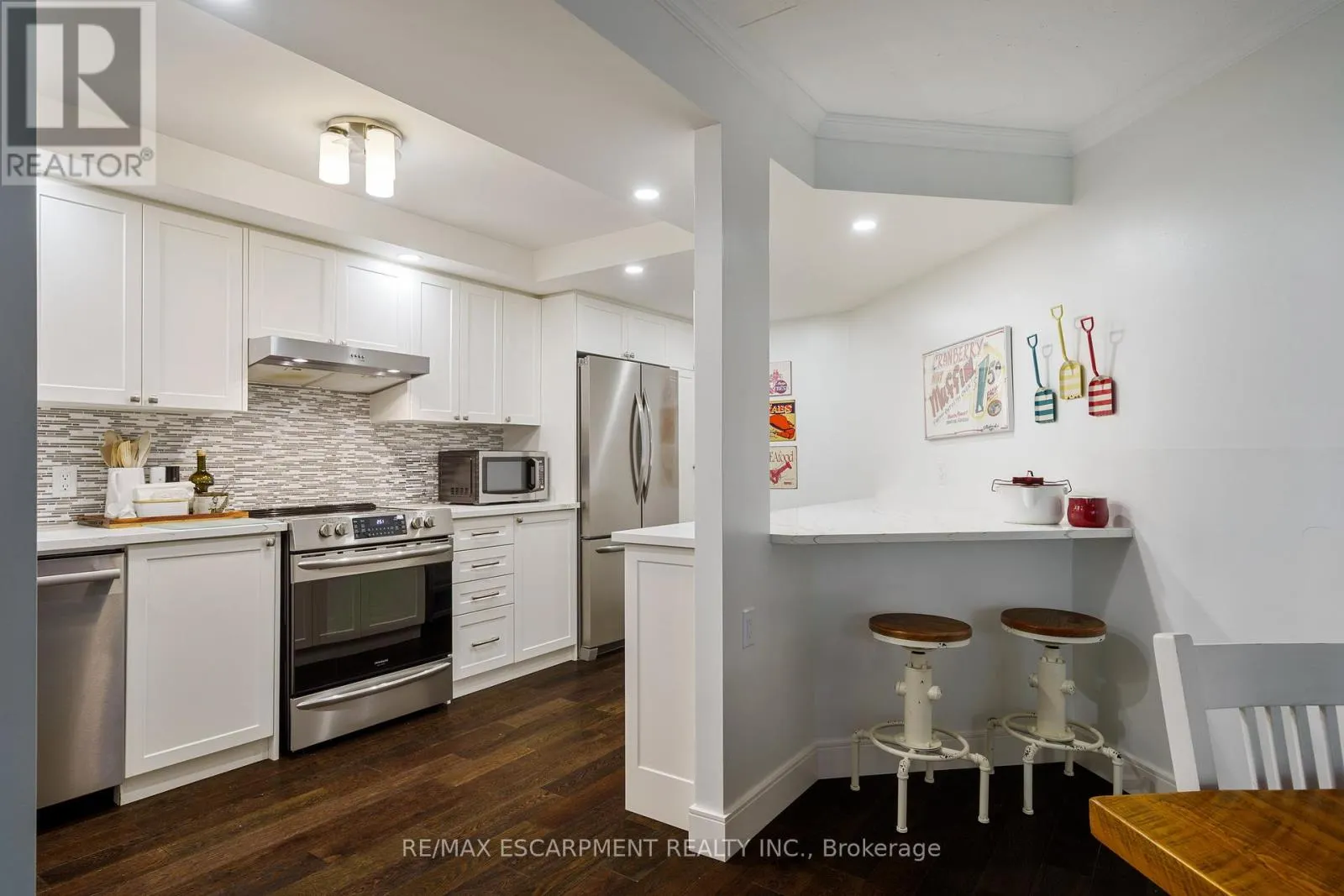 301 - 150 WILSON STREET W