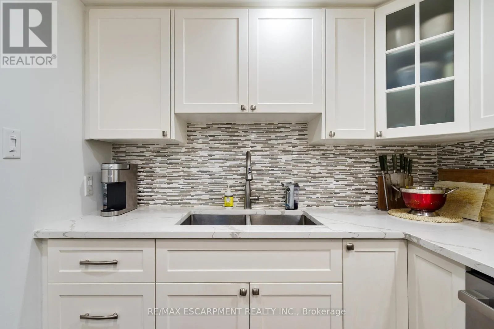 301 - 150 WILSON STREET W