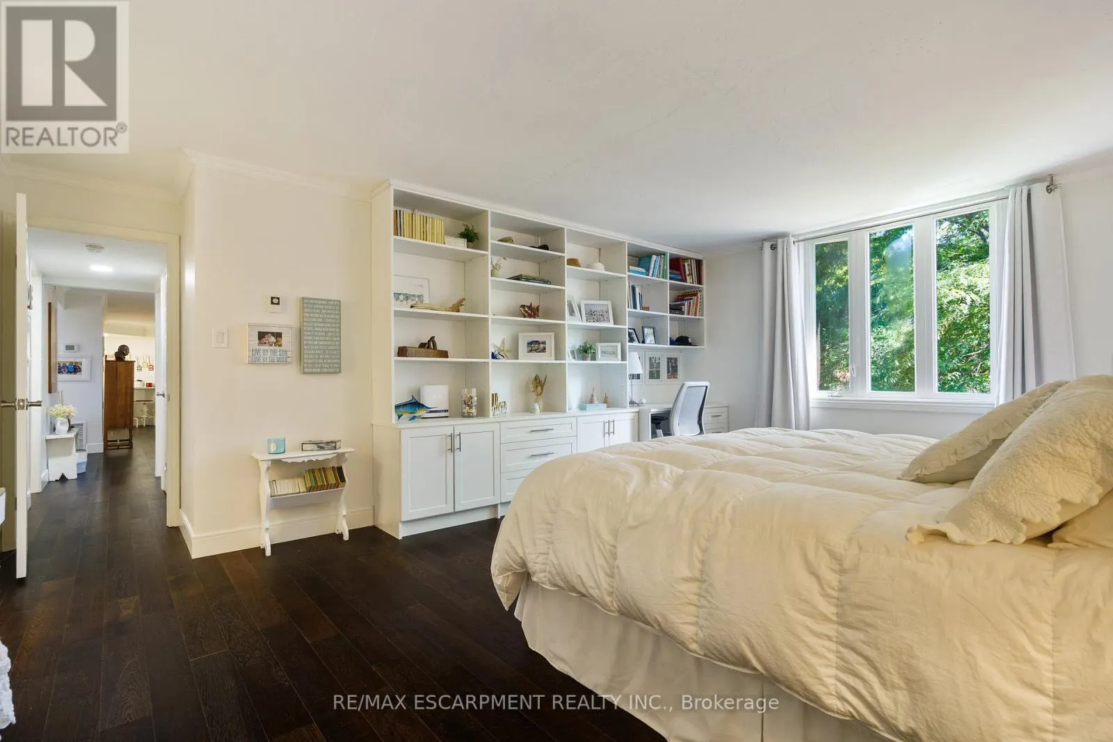 301 - 150 WILSON STREET W