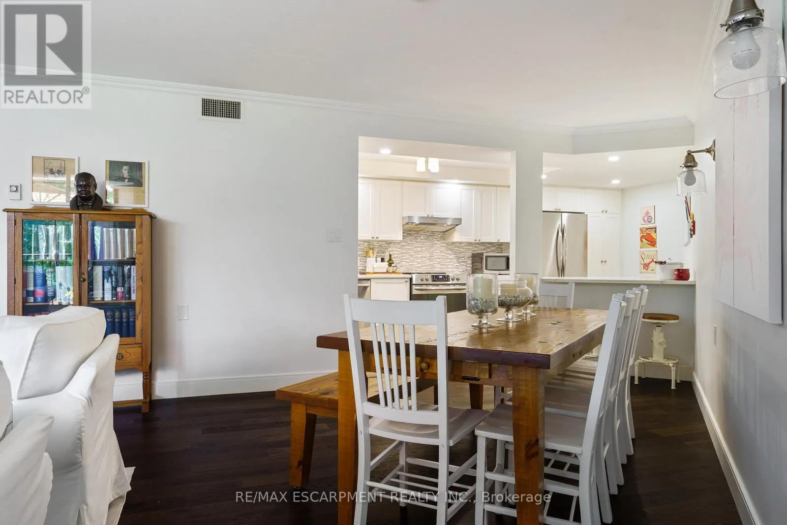 301 - 150 WILSON STREET W