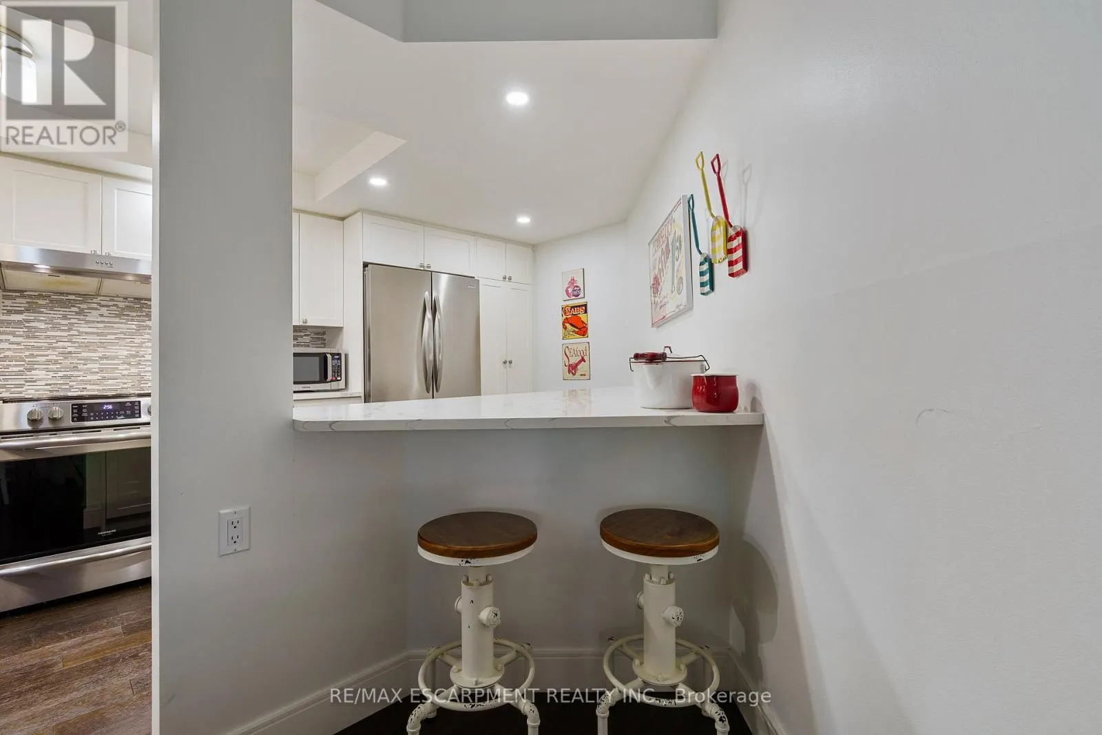 301 - 150 WILSON STREET W