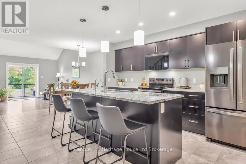 3 - 35 CHATFIELD STREET, #3