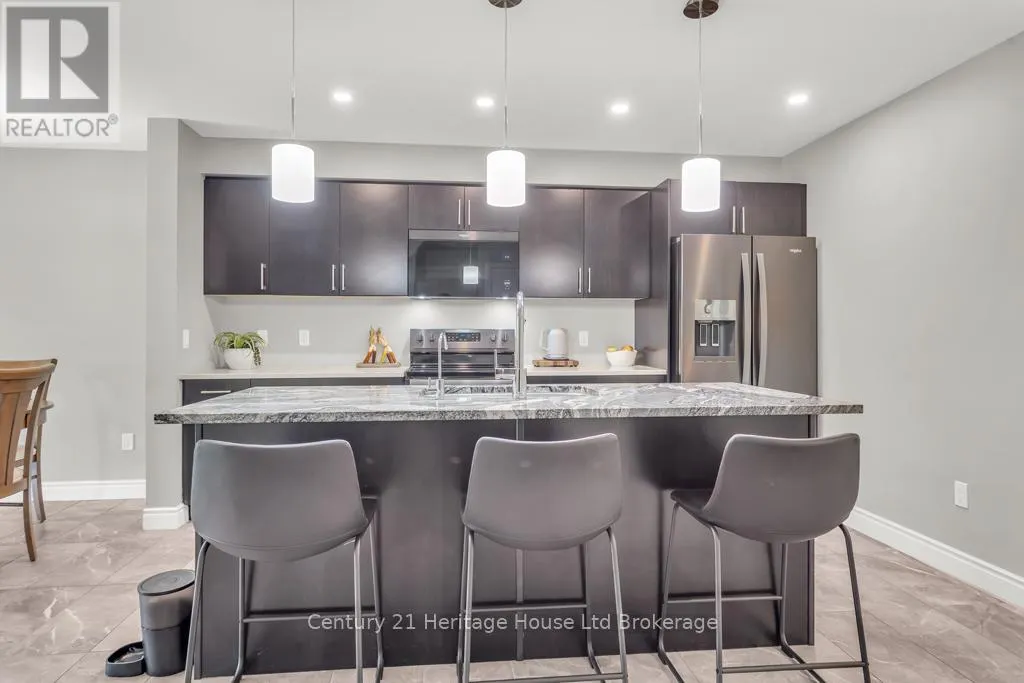 3 - 35 CHATFIELD STREET, #3