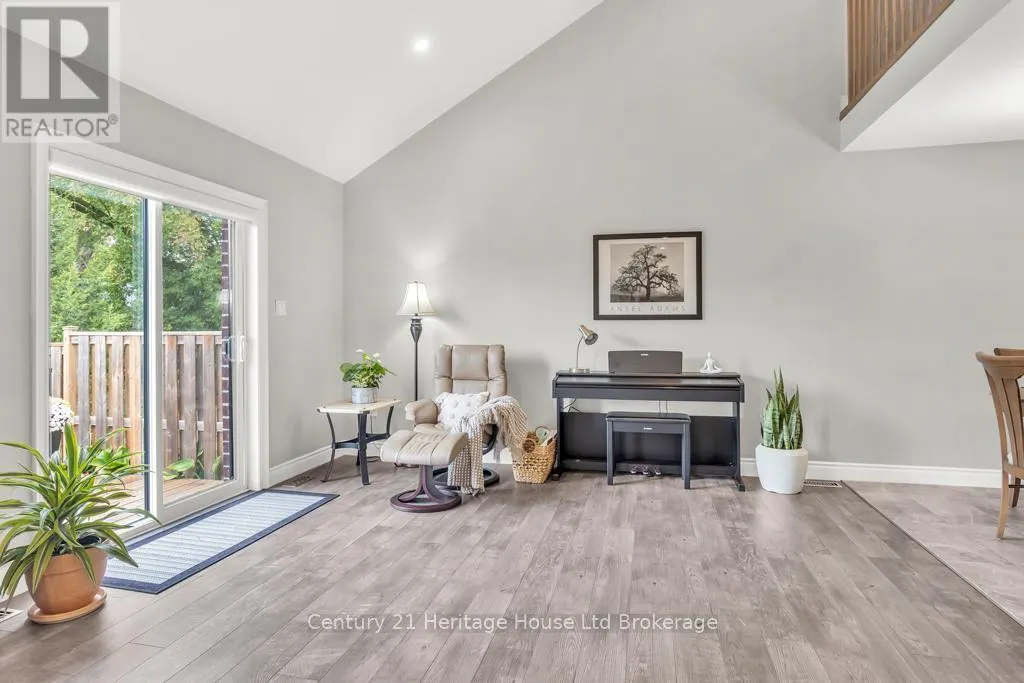 3 - 35 CHATFIELD STREET, #3