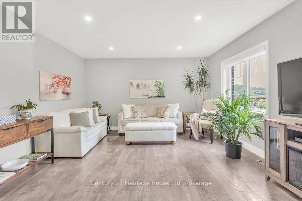 3 - 35 CHATFIELD STREET, #3
