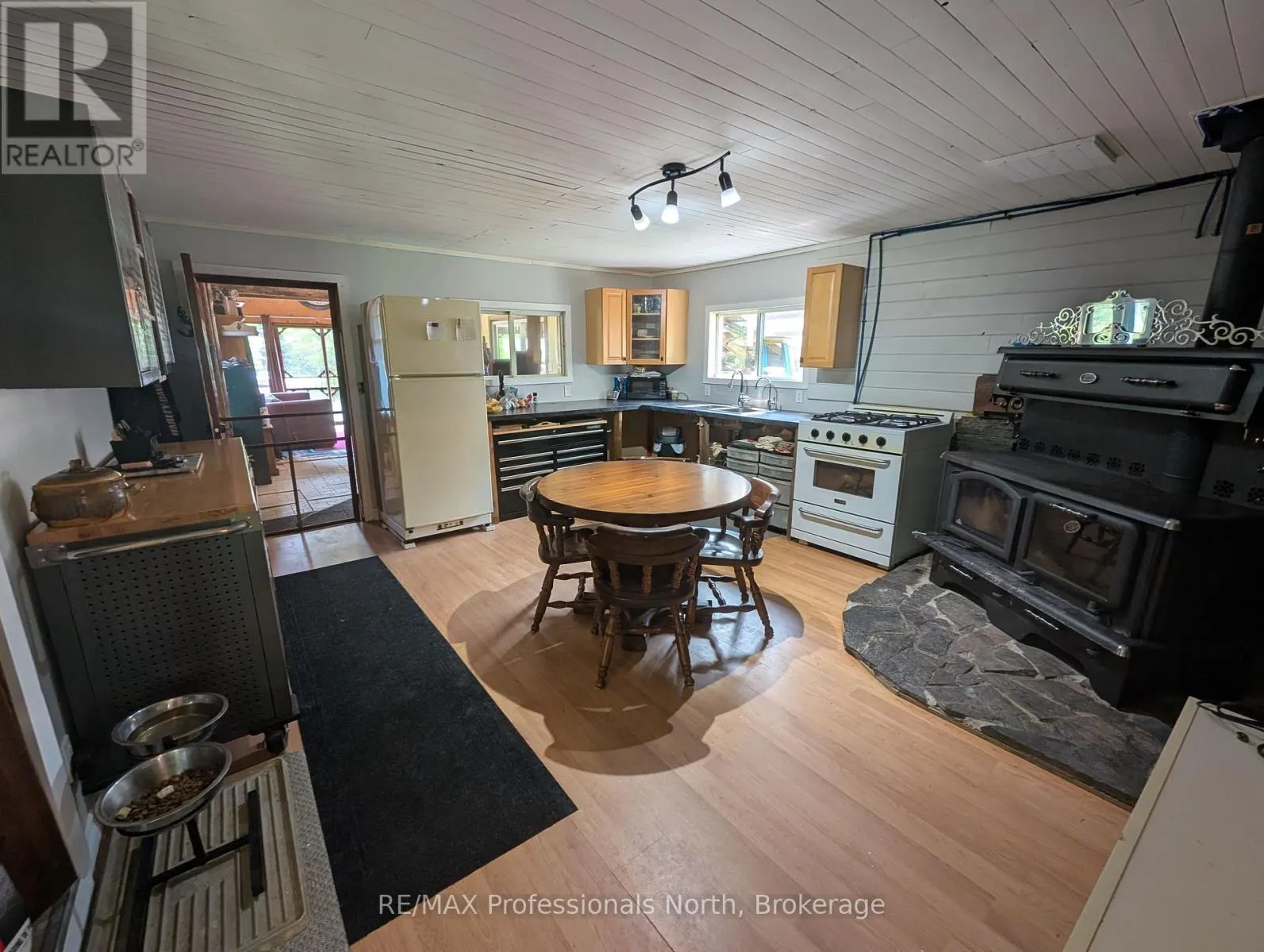 1408 PEARCELEY ROAD