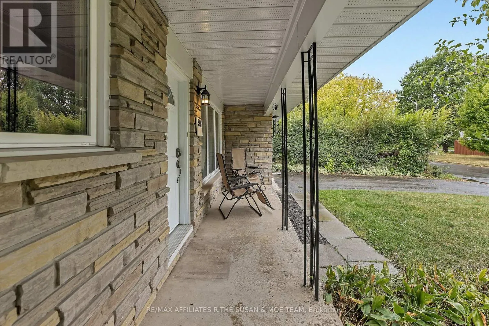 596 DICKINSON AVENUE