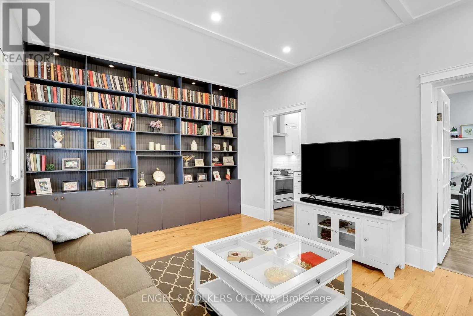 10 IDA STREET S