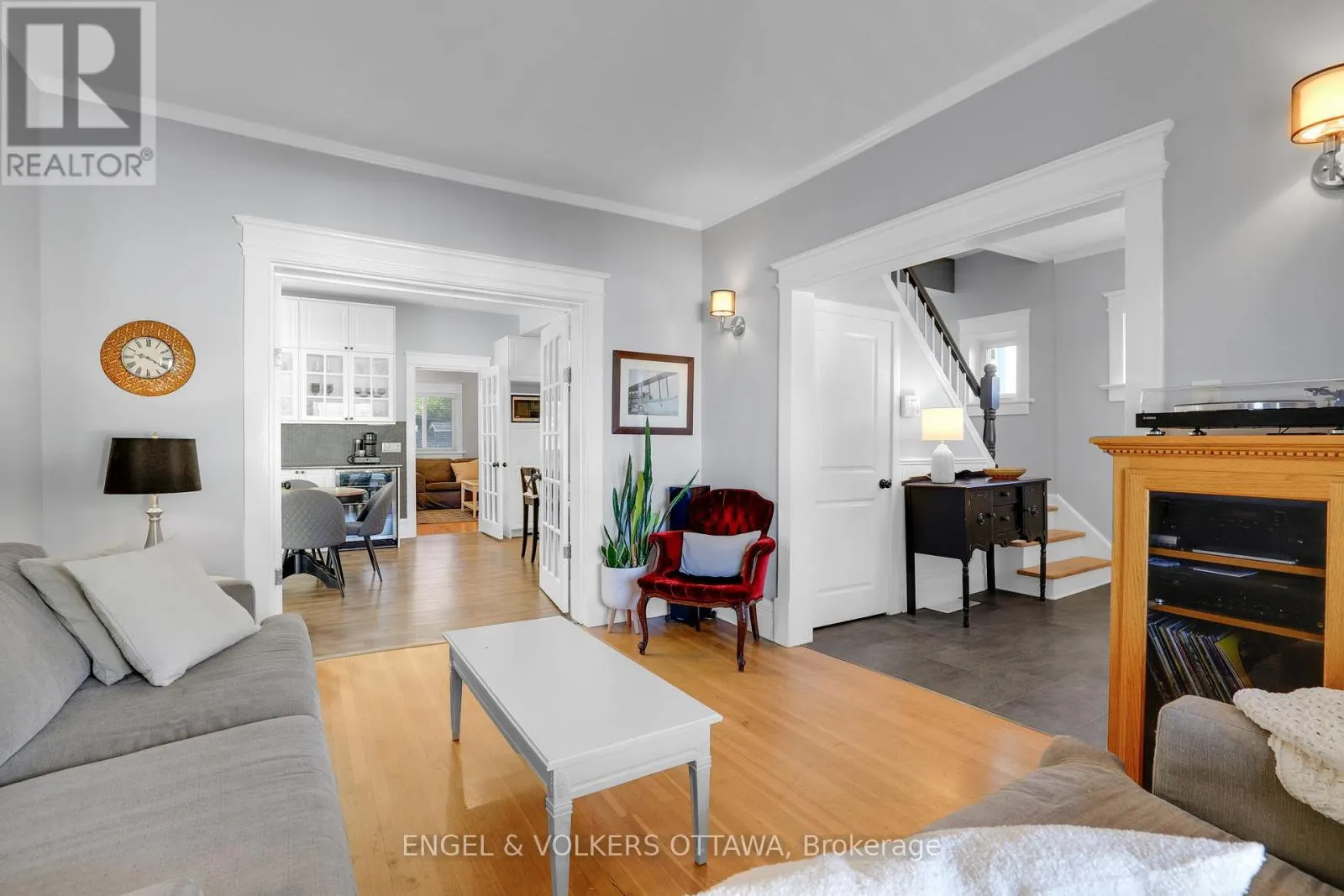 10 IDA STREET S