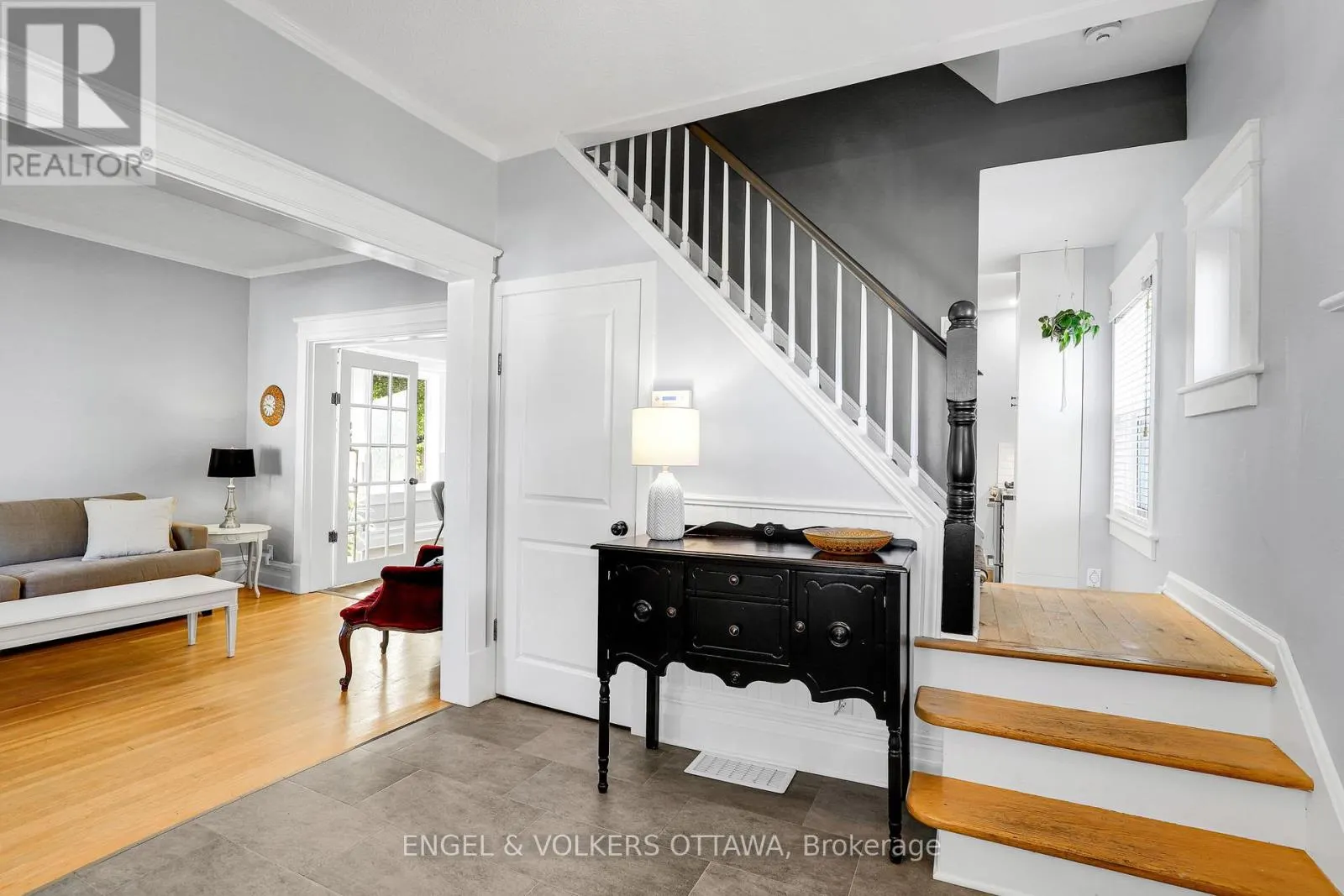 10 IDA STREET S