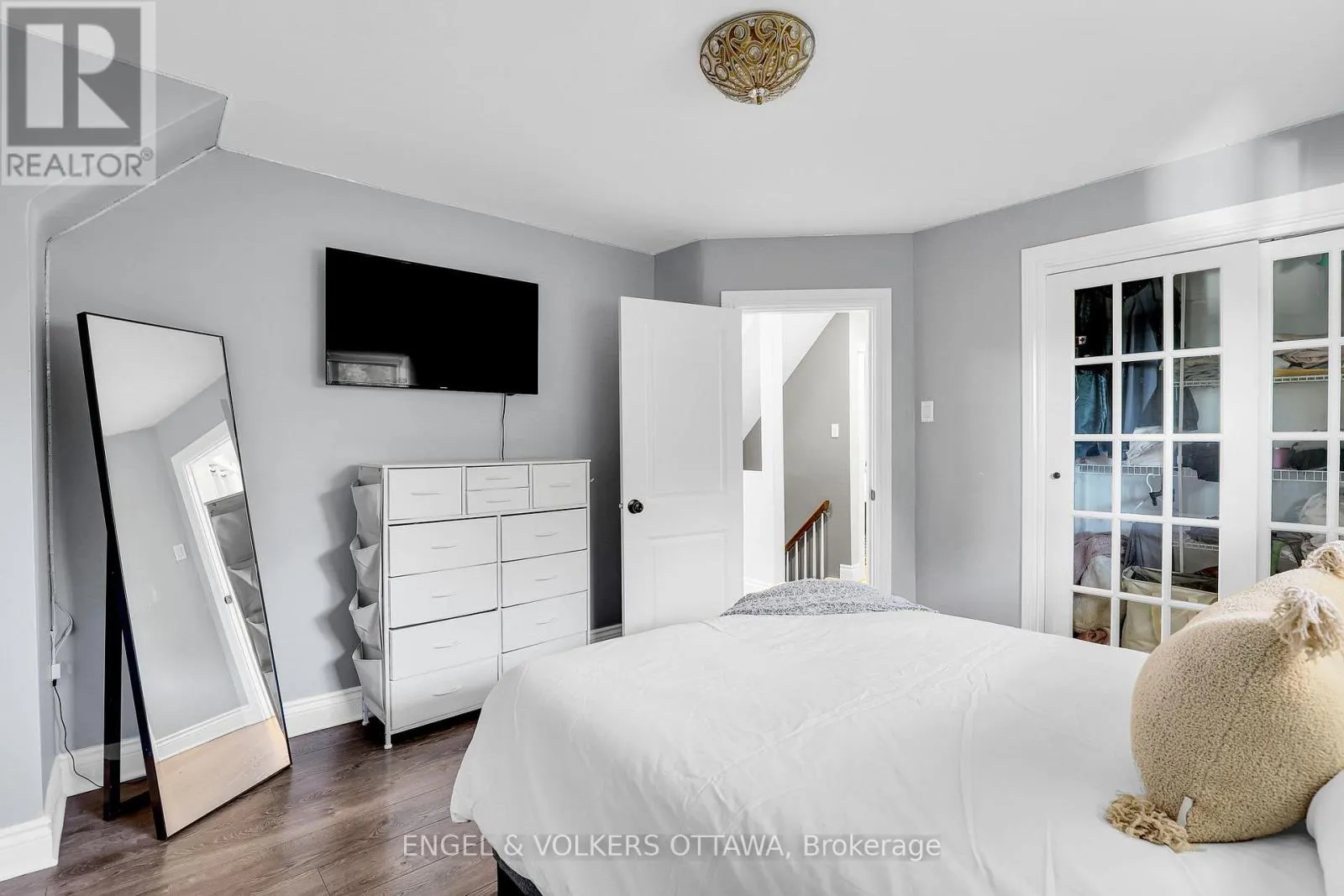 10 IDA STREET S