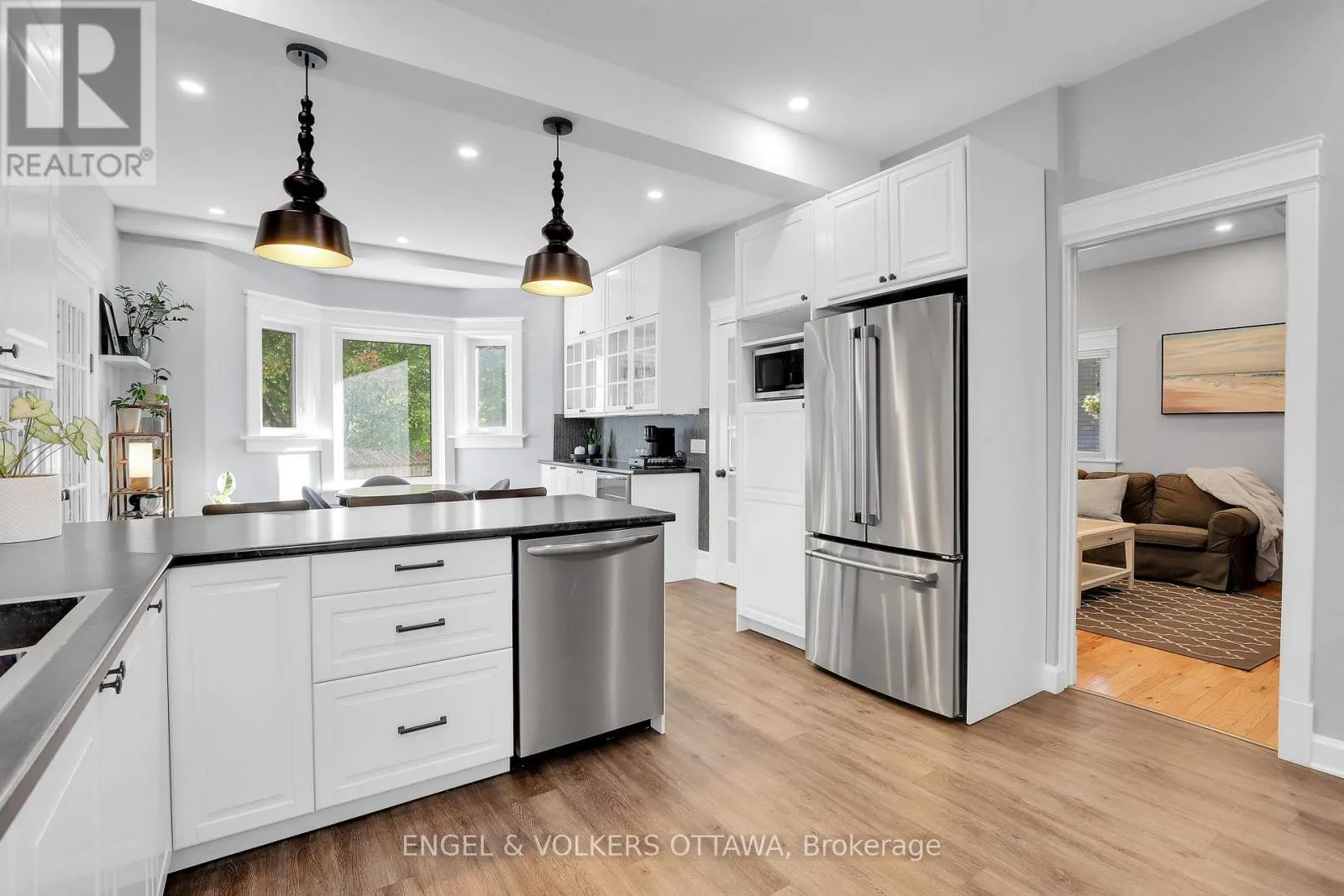 10 IDA STREET S