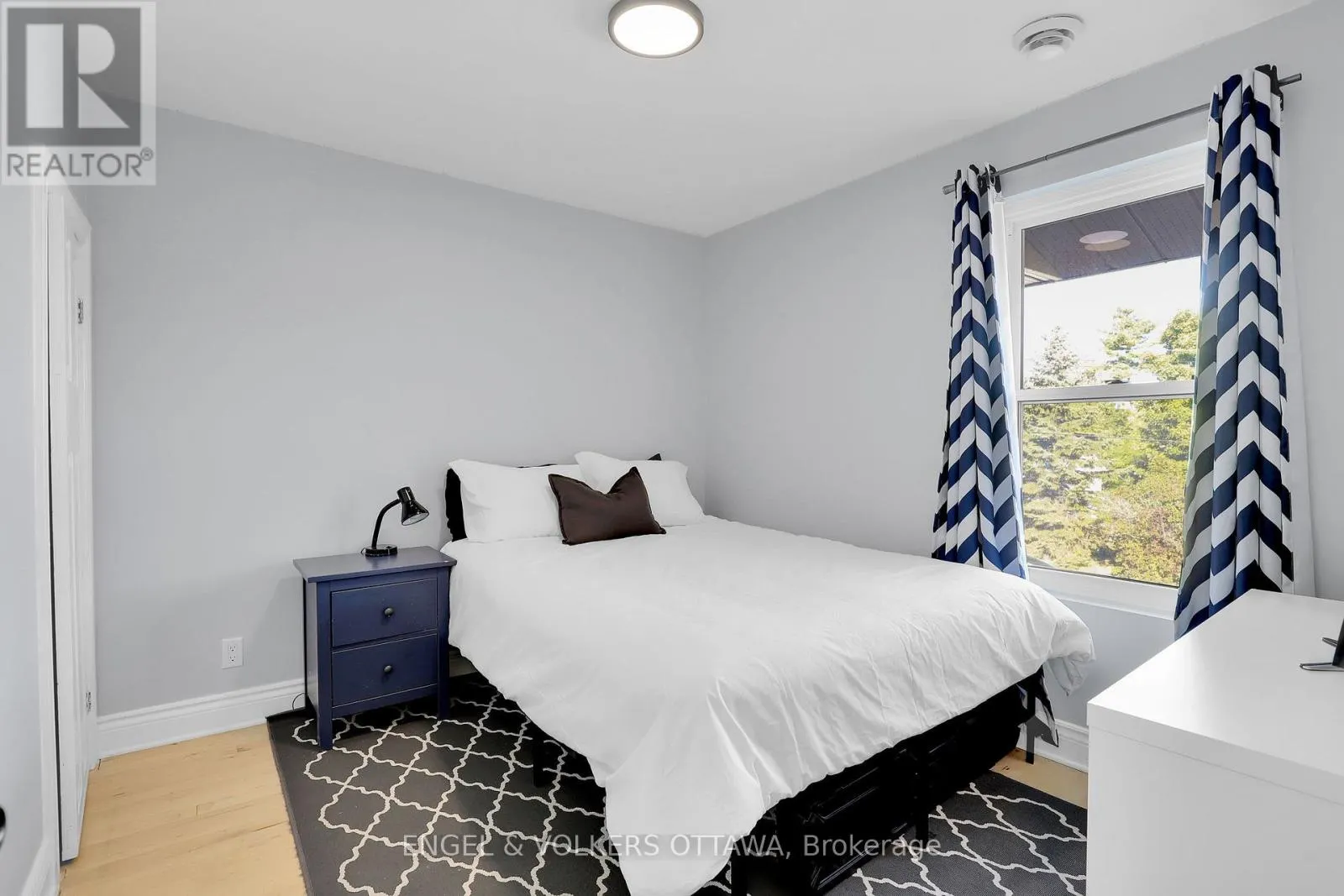 10 IDA STREET S