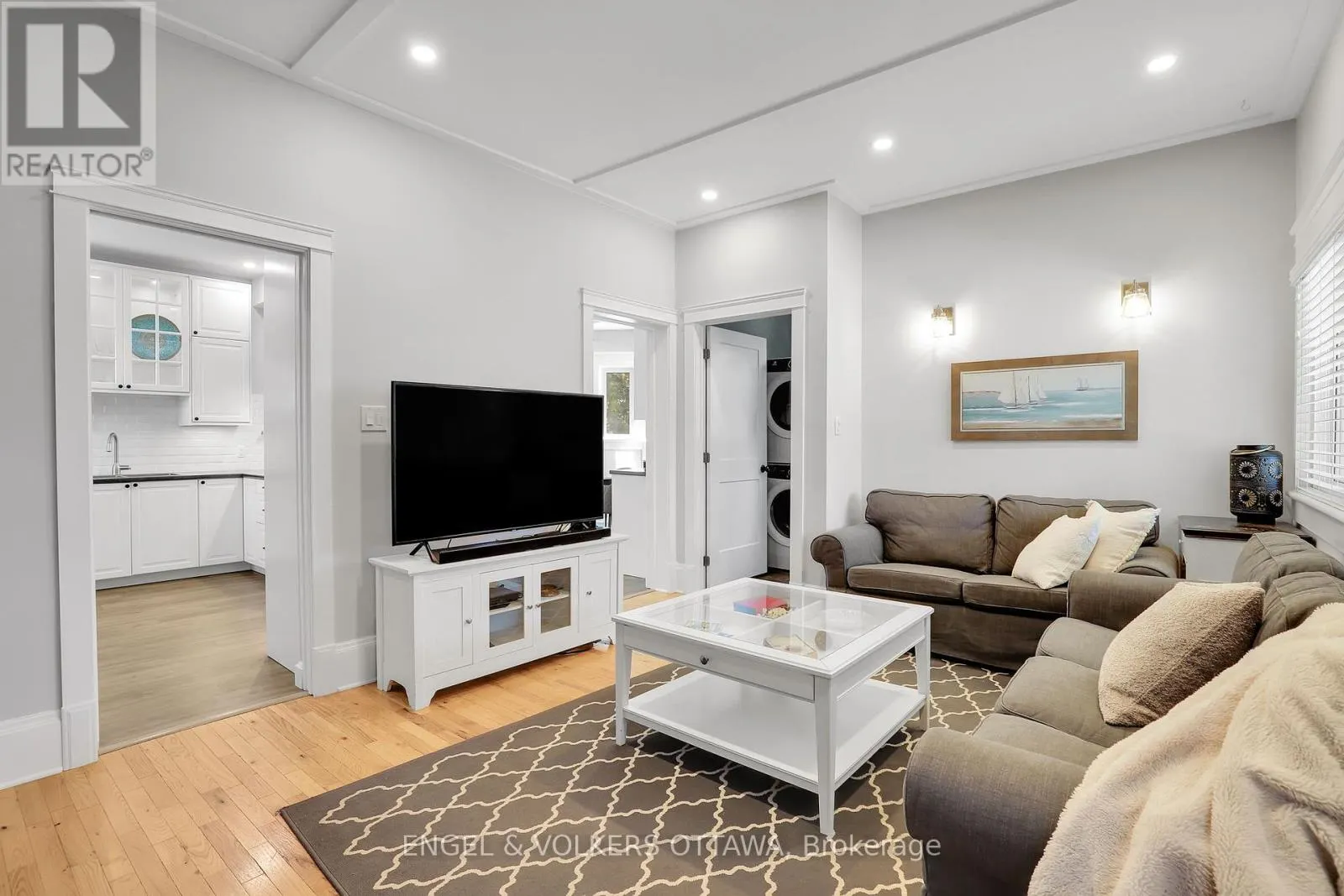 10 IDA STREET S