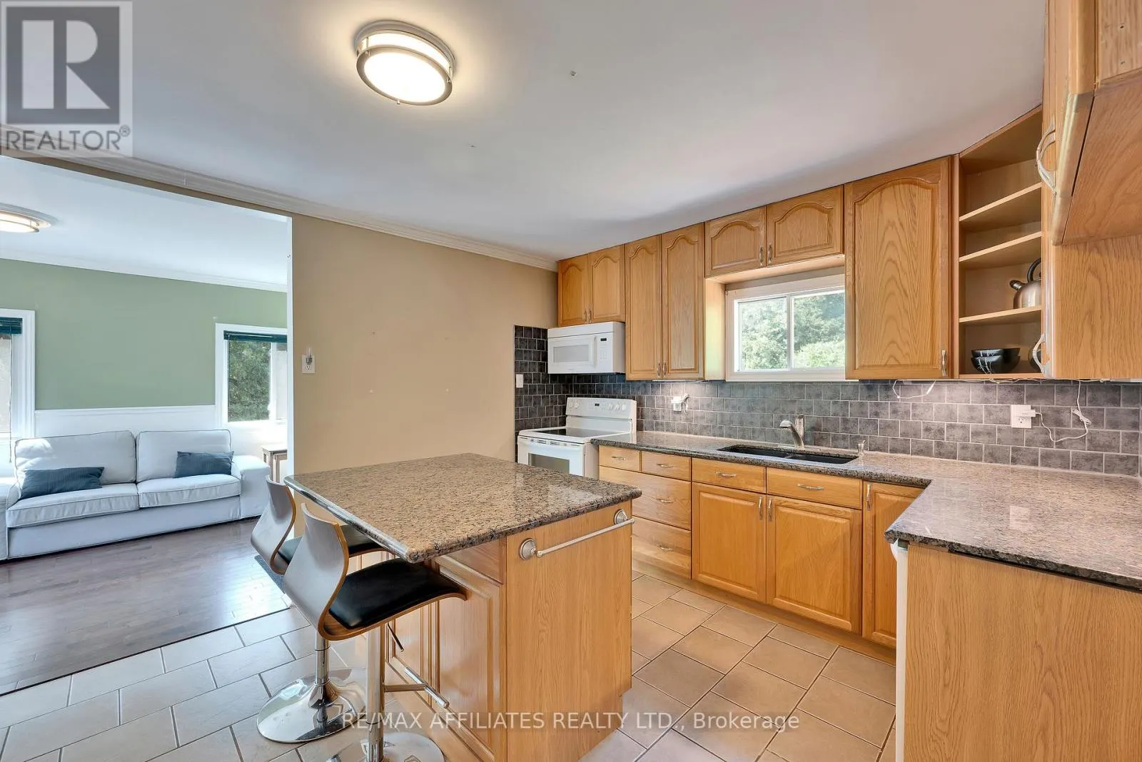 1009 GARDINER'S ROAD